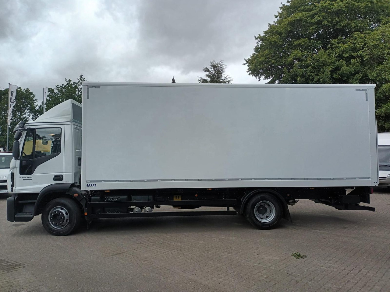 Iveco ML120E25/P KOFFER LBW 1,5t SAXAS AHK 185 kW (... - Kamion s ceradom: slika  Iveco ML120E25/P KOFFER LBW 1,5t SAXAS AHK 185 kW (... - Kamion s ceradom Iveco ML120E25/P KOFFER LBW 1,5t SAXAS AHK 185 kW (... - Kamion s ceradom: slika  Iveco ML120E25/P KOFFER LBW 1,5t SAXAS AHK 185 kW (... - Kamion s ceradom