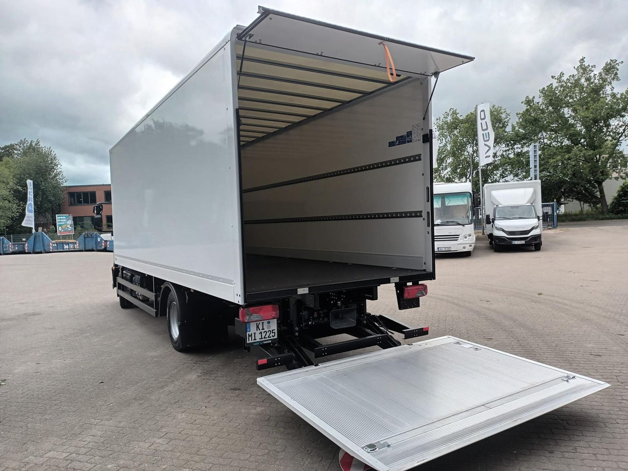 Iveco ML120E25/P mit SAXAS LBW 185 kW (252 PS), Aut... - Dostavno vozilo sa zatvorenim sandukom: slika Iveco ML120E25/P mit SAXAS LBW 185 kW (252 PS), Aut... - Dostavno vozilo sa zatvorenim sandukom Iveco ML120E25/P mit SAXAS LBW 185 kW (252 PS), Aut... - Dostavno vozilo sa zatvorenim sandukom: slika Iveco ML120E25/P mit SAXAS LBW 185 kW (252 PS), Aut... - Dostavno vozilo sa zatvorenim sandukom