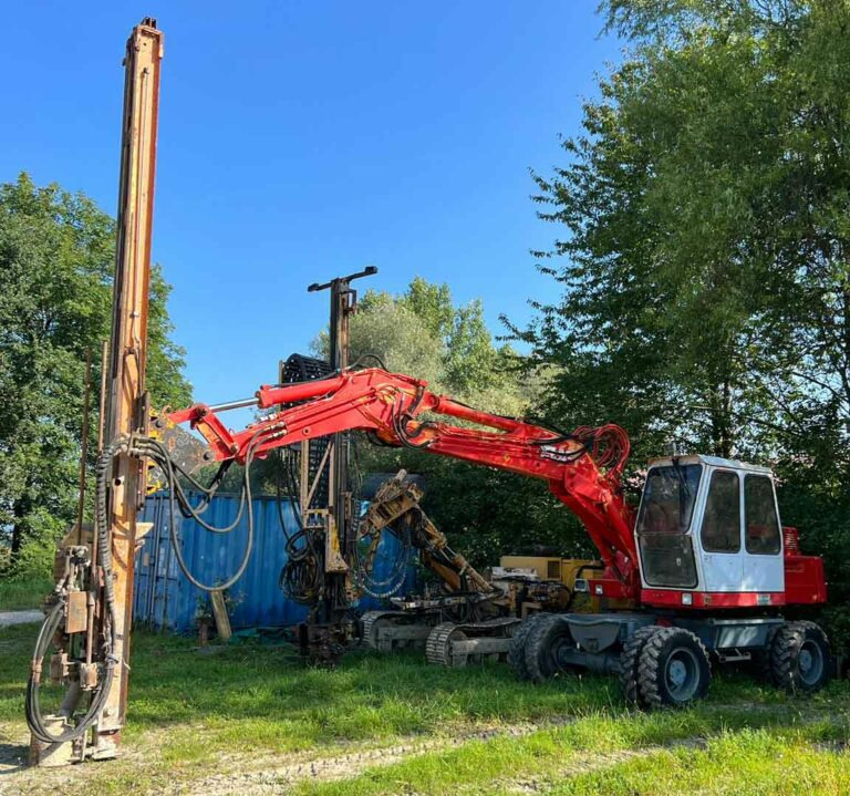 Atlas 1304 with Botec-Scheitza drilling mount / mit Botec-Scheitza Bohrlafette - Platforma za bušenje: slika Atlas 1304 with Botec-Scheitza drilling mount / mit Botec-Scheitza Bohrlafette - Platforma za bušenje Atlas 1304 with Botec-Scheitza drilling mount / mit Botec-Scheitza Bohrlafette - Platforma za bušenje: slika Atlas 1304 with Botec-Scheitza drilling mount / mit Botec-Scheitza Bohrlafette - Platforma za bušenje