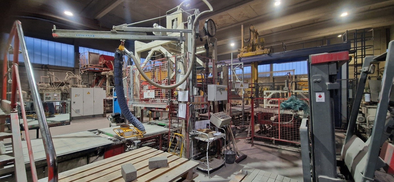 Henke Variant 140/115/50 – Fully automatic block production line / Vollautomatische Steinfertigungsanlage - Oprema za beton/ Betoniranje: slika Henke Variant 140/115/50 – Fully automatic block production line / Vollautomatische Steinfertigungsanlage - Oprema za beton/ Betoniranje Henke Variant 140/115/50 – Fully automatic block production line / Vollautomatische Steinfertigungsanlage - Oprema za beton/ Betoniranje: slika Henke Variant 140/115/50 – Fully automatic block production line / Vollautomatische Steinfertigungsanlage - Oprema za beton/ Betoniranje
