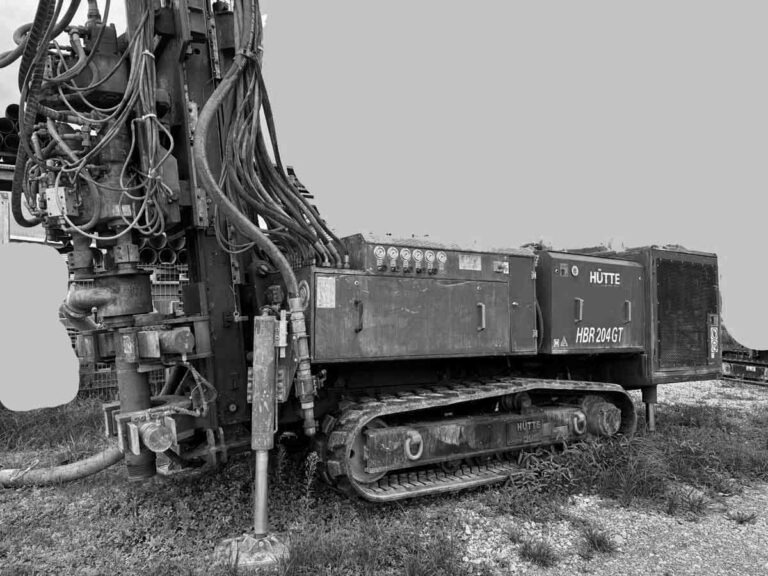 Hütte HBR204 GT – Geothermal drilling rig / Geothermie-Bohrgerät - Platforma za bušenje: slika Hütte HBR204 GT – Geothermal drilling rig / Geothermie-Bohrgerät - Platforma za bušenje Hütte HBR204 GT – Geothermal drilling rig / Geothermie-Bohrgerät - Platforma za bušenje: slika Hütte HBR204 GT – Geothermal drilling rig / Geothermie-Bohrgerät - Platforma za bušenje