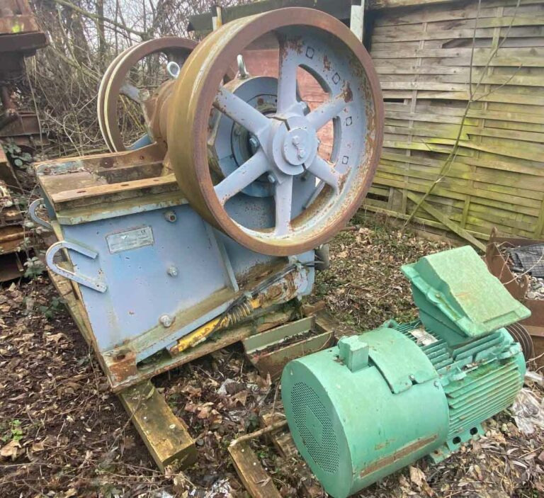 Svedala Jaw Crusher 600 x 400, type 15 x 24 – Jaw crusher / Backenbrecher - Čeljusna drobilica: slika Svedala Jaw Crusher 600 x 400, type 15 x 24 – Jaw crusher / Backenbrecher - Čeljusna drobilica Svedala Jaw Crusher 600 x 400, type 15 x 24 – Jaw crusher / Backenbrecher - Čeljusna drobilica: slika Svedala Jaw Crusher 600 x 400, type 15 x 24 – Jaw crusher / Backenbrecher - Čeljusna drobilica