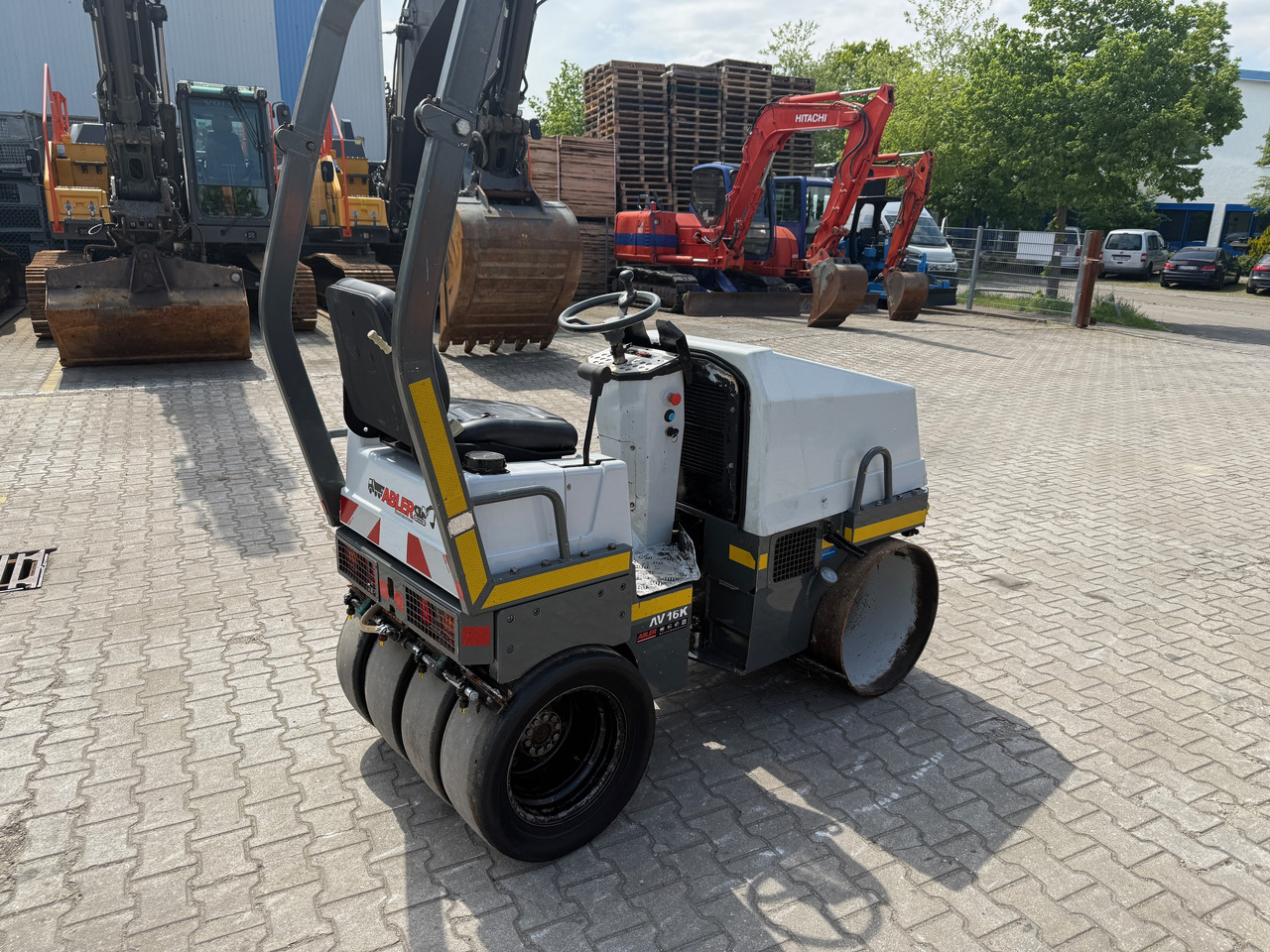 Ammann AV16K Kombiwalze - Valjak: slika Ammann AV16K Kombiwalze - Valjak Ammann AV16K Kombiwalze - Valjak: slika Ammann AV16K Kombiwalze - Valjak