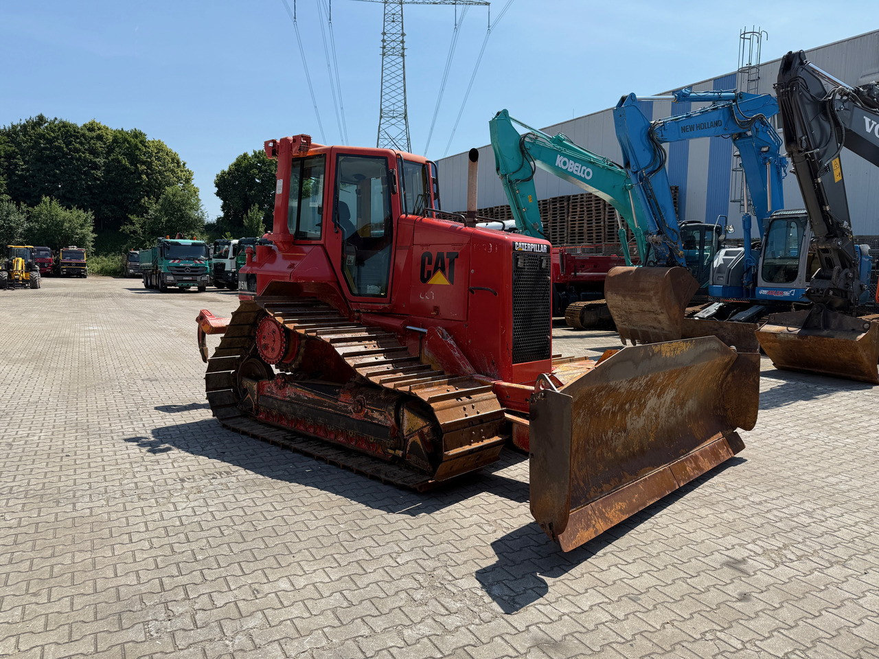 CATERPILLAR D5N FTC LGP Raupe mit 6-Wege + Heckaufreißer - Buldožer: slika CATERPILLAR D5N FTC LGP Raupe mit 6-Wege + Heckaufreißer - Buldožer CATERPILLAR D5N FTC LGP Raupe mit 6-Wege + Heckaufreißer - Buldožer: slika CATERPILLAR D5N FTC LGP Raupe mit 6-Wege + Heckaufreißer - Buldožer