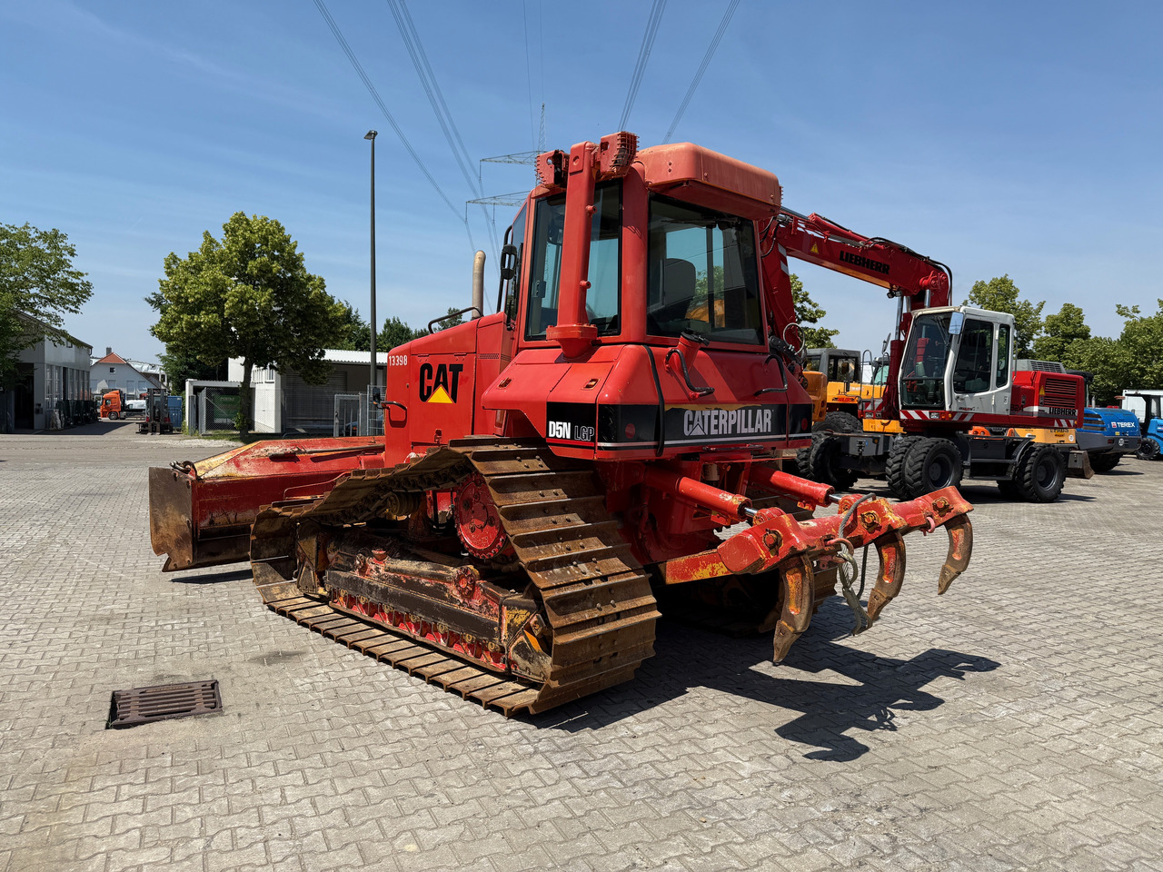 CATERPILLAR D5N FTC LGP Raupe mit 6-Wege + Heckaufreißer - Buldožer: slika CATERPILLAR D5N FTC LGP Raupe mit 6-Wege + Heckaufreißer - Buldožer CATERPILLAR D5N FTC LGP Raupe mit 6-Wege + Heckaufreißer - Buldožer: slika CATERPILLAR D5N FTC LGP Raupe mit 6-Wege + Heckaufreißer - Buldožer