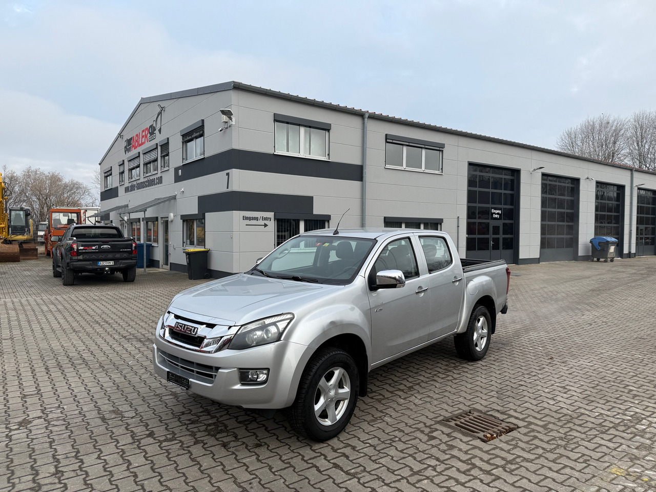 Isuzu DMAX 2,5 Pickup Automatik - Pick-up: slika Isuzu DMAX 2,5 Pickup Automatik - Pick-up Isuzu DMAX 2,5 Pickup Automatik - Pick-up: slika Isuzu DMAX 2,5 Pickup Automatik - Pick-up