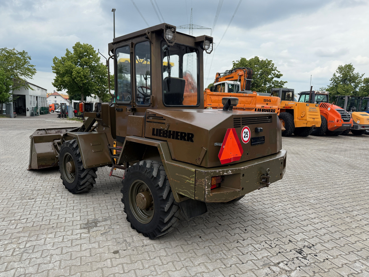 Liebherr L508 / FUG93 Radlader - Utovarivač na kotačima: slika Liebherr L508 / FUG93 Radlader - Utovarivač na kotačima Liebherr L508 / FUG93 Radlader - Utovarivač na kotačima: slika Liebherr L508 / FUG93 Radlader - Utovarivač na kotačima