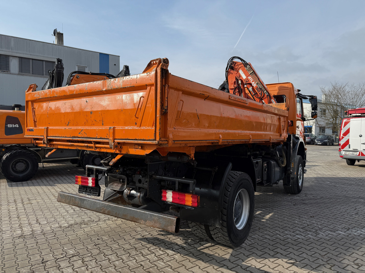 Mercedes-Benz 1833 Axor Kipper Kran Allrad - Kiper, Kamion s kranom: slika Mercedes-Benz 1833 Axor Kipper Kran Allrad - Kiper, Kamion s kranom Mercedes-Benz 1833 Axor Kipper Kran Allrad - Kiper, Kamion s kranom: slika Mercedes-Benz 1833 Axor Kipper Kran Allrad - Kiper, Kamion s kranom