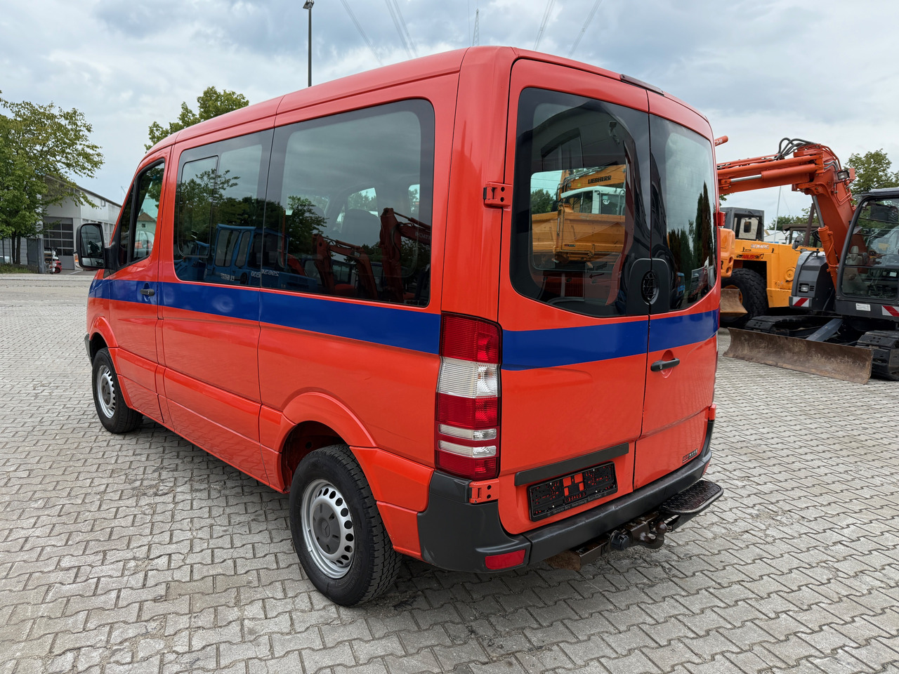 Mercedes-Benz 211 CDI Kombi AHK - Automobil: slika Mercedes-Benz 211 CDI Kombi AHK - Automobil Mercedes-Benz 211 CDI Kombi AHK - Automobil: slika Mercedes-Benz 211 CDI Kombi AHK - Automobil