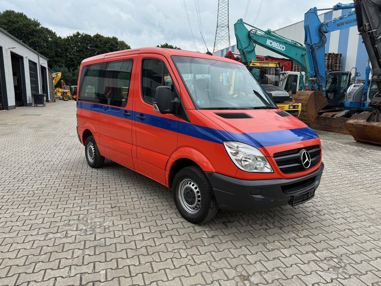 Mercedes-Benz 211 CDI Kombi AHK - Automobil: slika Mercedes-Benz 211 CDI Kombi AHK - Automobil Mercedes-Benz 211 CDI Kombi AHK - Automobil: slika Mercedes-Benz 211 CDI Kombi AHK - Automobil
