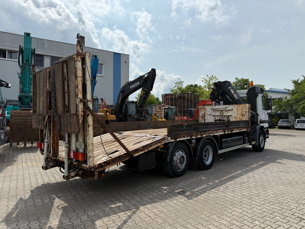 Mercedes-Benz 2535 Actros MP1 Baumaschinentransporter mit Kran und Rampen - Autotransporter, Kamion s kranom: slika Mercedes-Benz 2535 Actros MP1 Baumaschinentransporter mit Kran und Rampen - Autotransporter, Kamion s kranom Mercedes-Benz 2535 Actros MP1 Baumaschinentransporter mit Kran und Rampen - Autotransporter, Kamion s kranom: slika Mercedes-Benz 2535 Actros MP1 Baumaschinentransporter mit Kran und Rampen - Autotransporter, Kamion s kranom