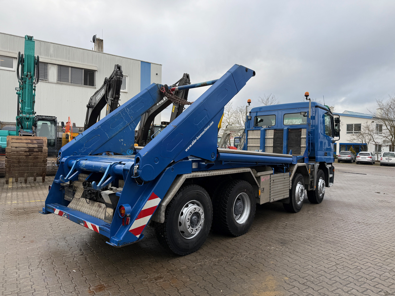 Mercedes-Benz 3243 Actros MP1 4-Achs Absetzkipper - Utovarivač s proklizavajućim upravljanjem: slika Mercedes-Benz 3243 Actros MP1 4-Achs Absetzkipper - Utovarivač s proklizavajućim upravljanjem Mercedes-Benz 3243 Actros MP1 4-Achs Absetzkipper - Utovarivač s proklizavajućim upravljanjem: slika Mercedes-Benz 3243 Actros MP1 4-Achs Absetzkipper - Utovarivač s proklizavajućim upravljanjem