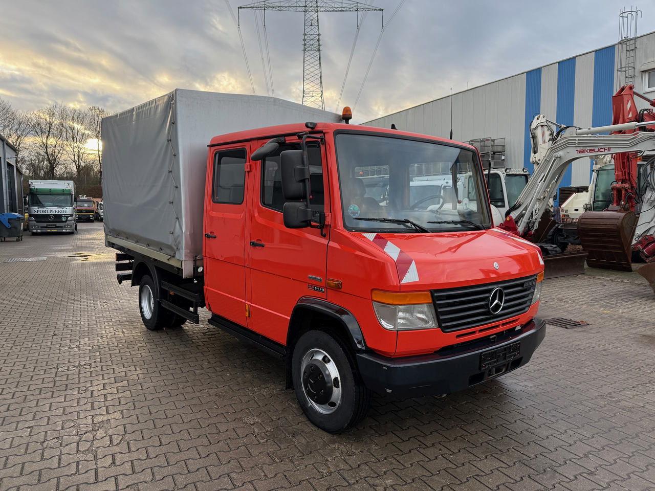 Mercedes-Benz 816 Vario Doka Pritsche Plane 2x AHK - Kamion s ceradom: slika Mercedes-Benz 816 Vario Doka Pritsche Plane 2x AHK - Kamion s ceradom Mercedes-Benz 816 Vario Doka Pritsche Plane 2x AHK - Kamion s ceradom: slika Mercedes-Benz 816 Vario Doka Pritsche Plane 2x AHK - Kamion s ceradom