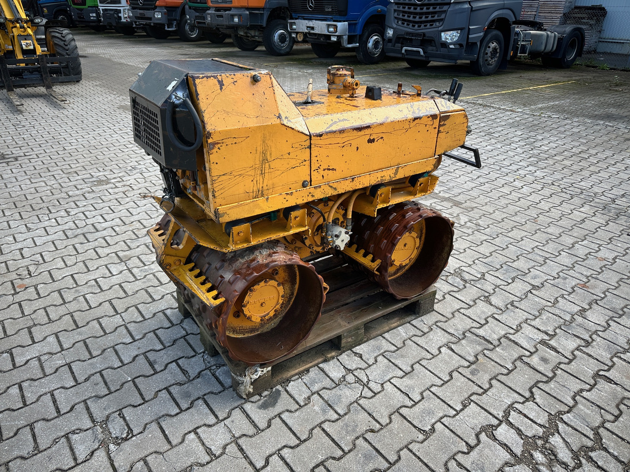 Rammax RW1403 Grabenwalze - Mini valjak: slika Rammax RW1403 Grabenwalze - Mini valjak Rammax RW1403 Grabenwalze - Mini valjak: slika Rammax RW1403 Grabenwalze - Mini valjak