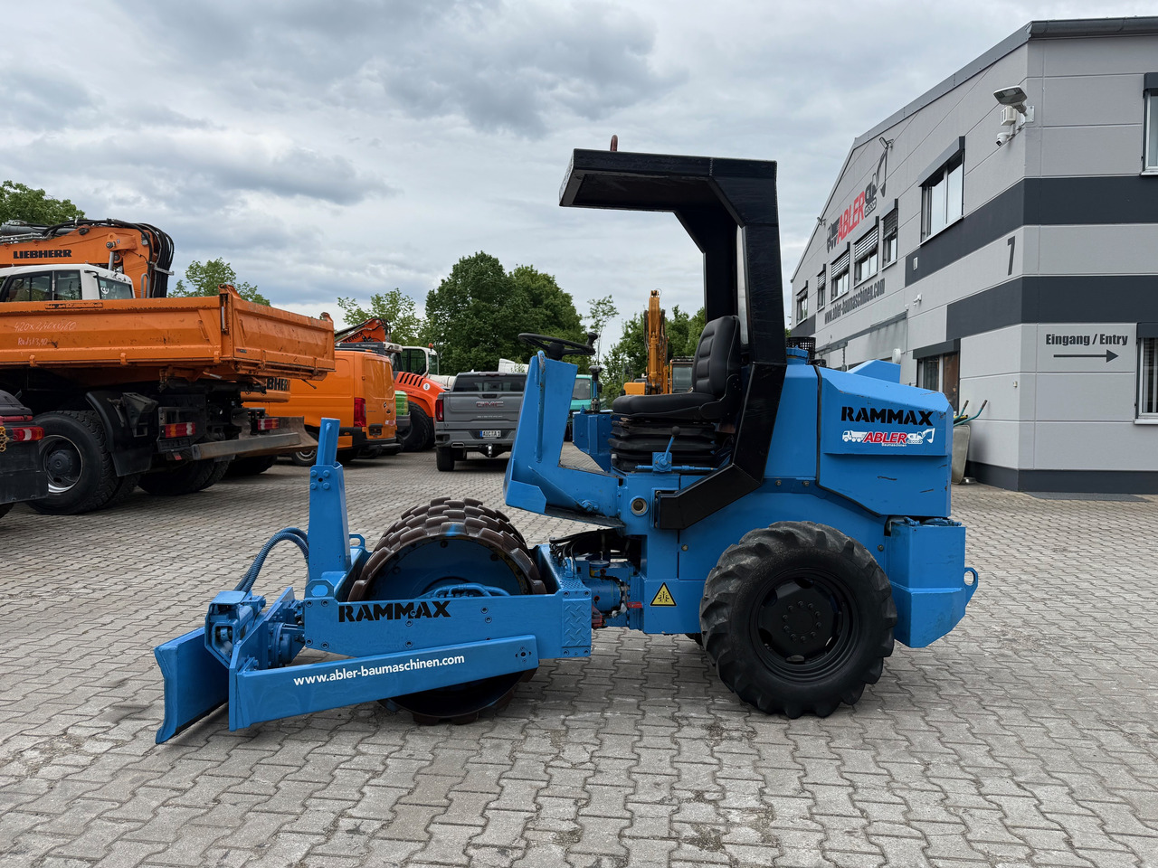 Rammax RW1800 SPT Erdbauwalze mit Schild - Valjak: slika Rammax RW1800 SPT Erdbauwalze mit Schild - Valjak Rammax RW1800 SPT Erdbauwalze mit Schild - Valjak: slika Rammax RW1800 SPT Erdbauwalze mit Schild - Valjak