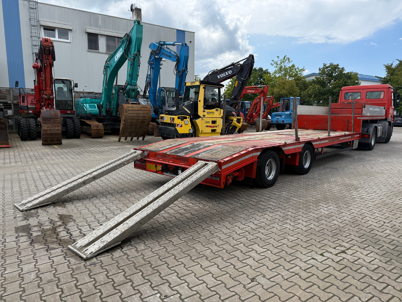 Schwarzmüller F-Serie Tieflader Nachlaufgelenkt ZS TOP - Poluprikolica s niskim utovarivačem: slika Schwarzmüller F-Serie Tieflader Nachlaufgelenkt ZS TOP - Poluprikolica s niskim utovarivačem Schwarzmüller F-Serie Tieflader Nachlaufgelenkt ZS TOP - Poluprikolica s niskim utovarivačem: slika Schwarzmüller F-Serie Tieflader Nachlaufgelenkt ZS TOP - Poluprikolica s niskim utovarivačem