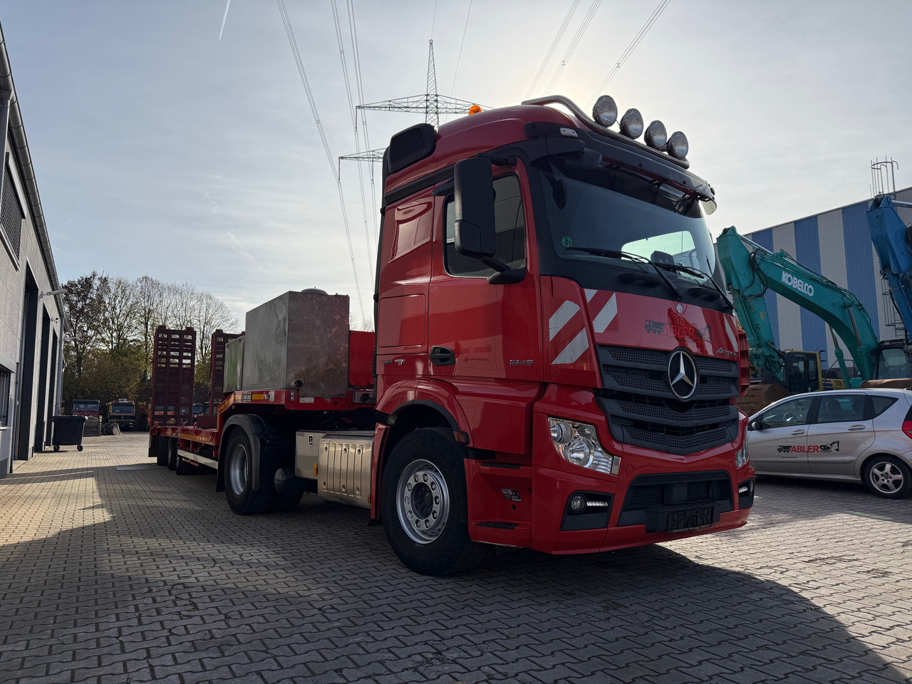 Mercedes-Benz 1845 Actros mit Goldhofer Tieflader - Tegljač, Poluprikolica s niskim utovarivačem: slika Mercedes-Benz 1845 Actros mit Goldhofer Tieflader - Tegljač, Poluprikolica s niskim utovarivačem Mercedes-Benz 1845 Actros mit Goldhofer Tieflader - Tegljač, Poluprikolica s niskim utovarivačem: slika Mercedes-Benz 1845 Actros mit Goldhofer Tieflader - Tegljač, Poluprikolica s niskim utovarivačem