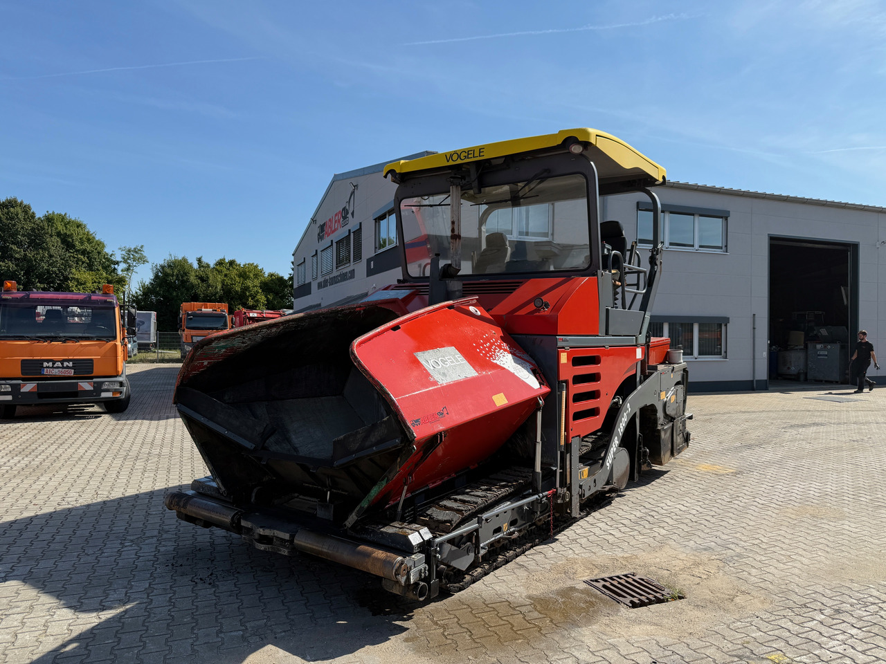 Vögele Super 1800-2 Asphaltfertiger mit Nivellierung 650cm - Finišer za asfalt: slika Vögele Super 1800-2 Asphaltfertiger mit Nivellierung 650cm - Finišer za asfalt Vögele Super 1800-2 Asphaltfertiger mit Nivellierung 650cm - Finišer za asfalt: slika Vögele Super 1800-2 Asphaltfertiger mit Nivellierung 650cm - Finišer za asfalt
