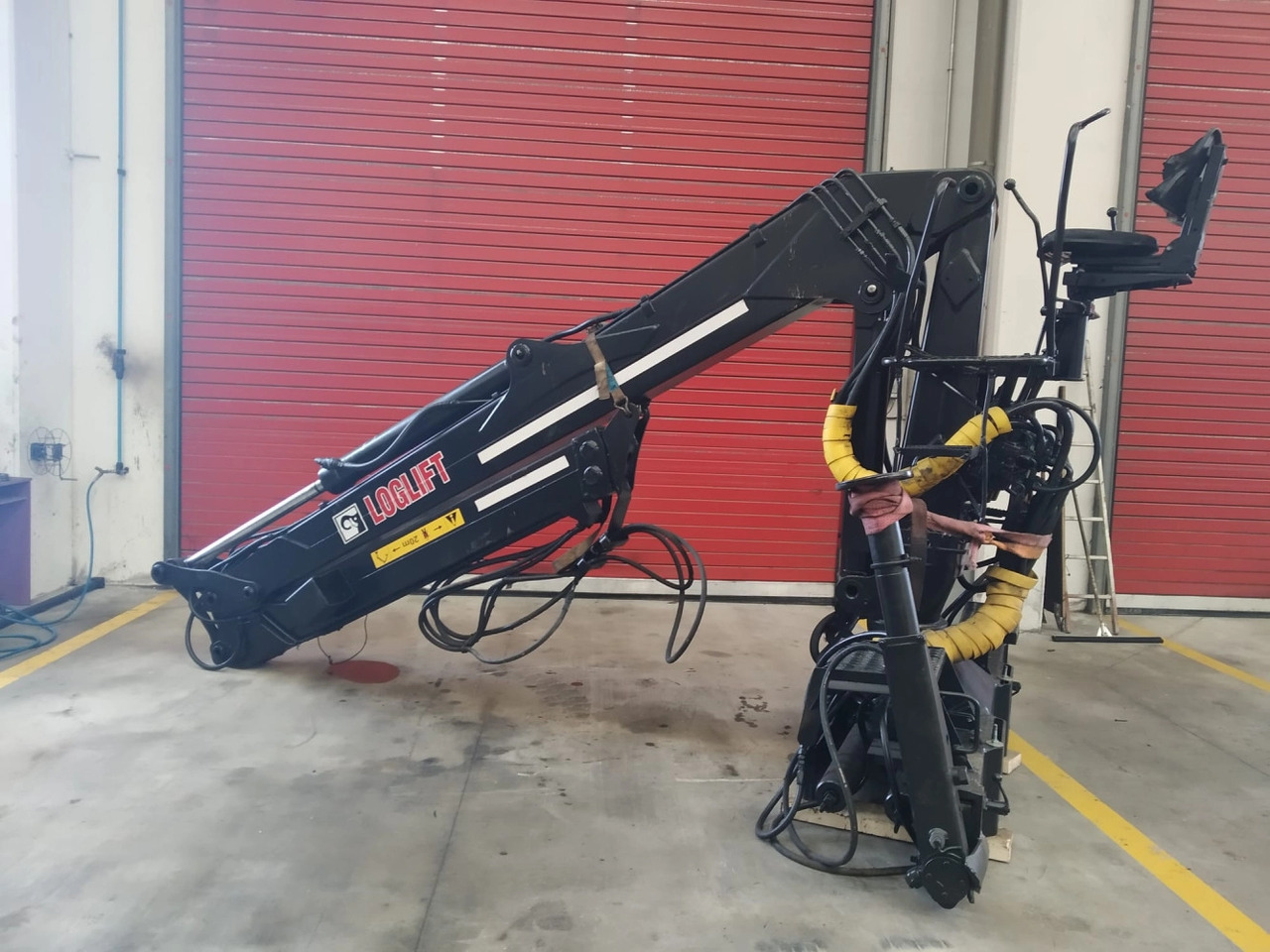 Grúa LOGLIFT 120S79R - Kamionska dizalica za Kamion: slika Grúa LOGLIFT 120S79R - Kamionska dizalica za Kamion Grúa LOGLIFT 120S79R - Kamionska dizalica za Kamion: slika Grúa LOGLIFT 120S79R - Kamionska dizalica za Kamion