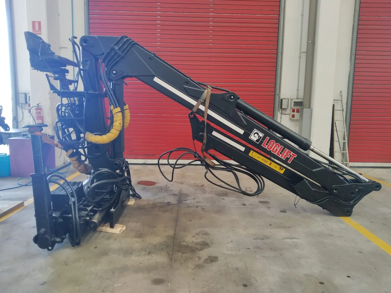 Grúa LOGLIFT 120S79R - Kamionska dizalica za Kamion: slika Grúa LOGLIFT 120S79R - Kamionska dizalica za Kamion Grúa LOGLIFT 120S79R - Kamionska dizalica za Kamion: slika Grúa LOGLIFT 120S79R - Kamionska dizalica za Kamion