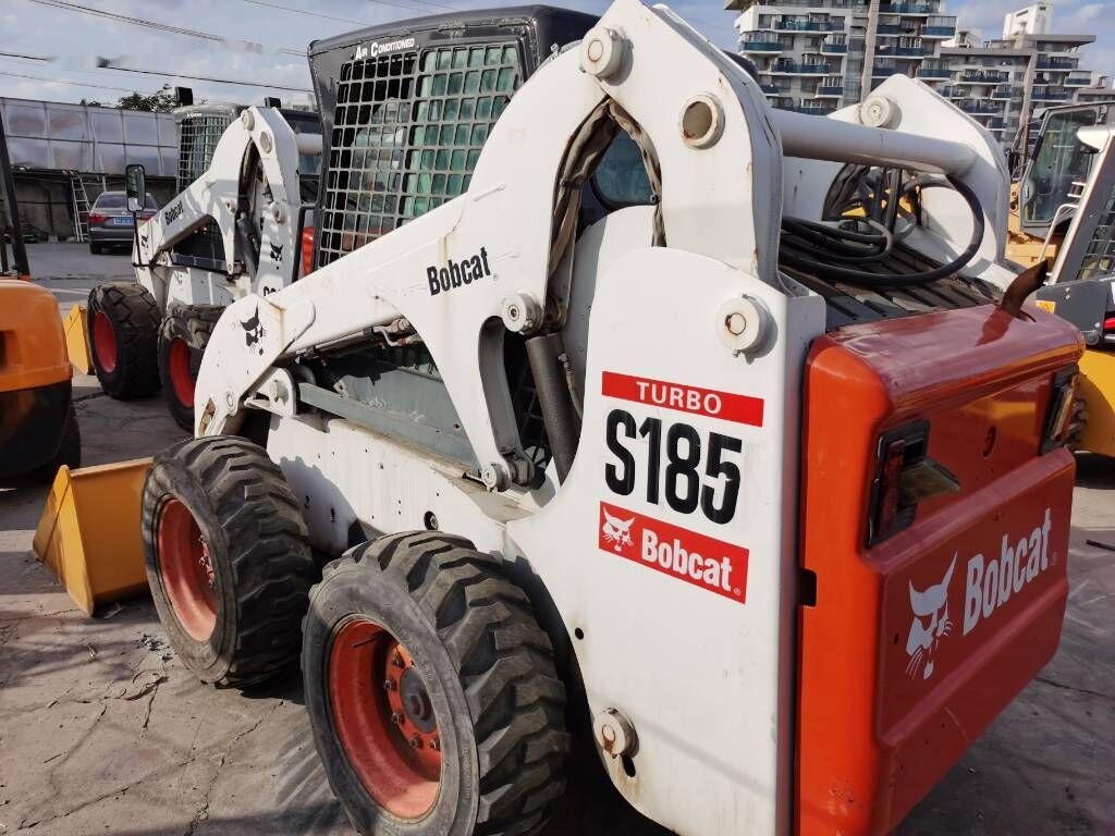 Bobcat S 185 - Mini utovarivač: slika Bobcat S 185 - Mini utovarivač Bobcat S 185 - Mini utovarivač: slika Bobcat S 185 - Mini utovarivač