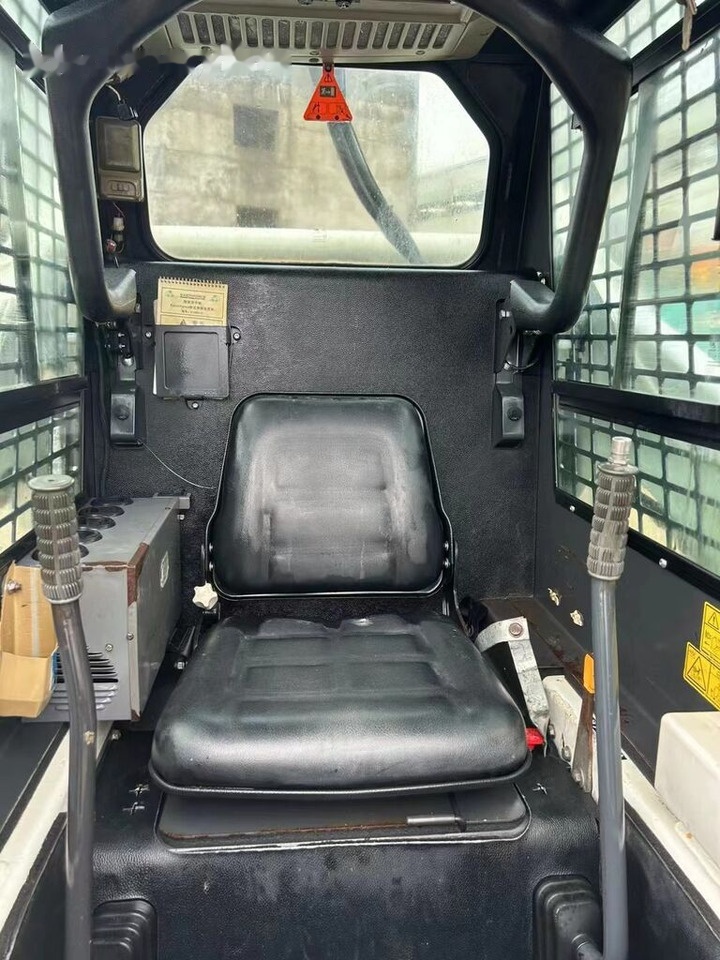 Bobcat S18 - Mini utovarivač: slika Bobcat S18 - Mini utovarivač Bobcat S18 - Mini utovarivač: slika Bobcat S18 - Mini utovarivač