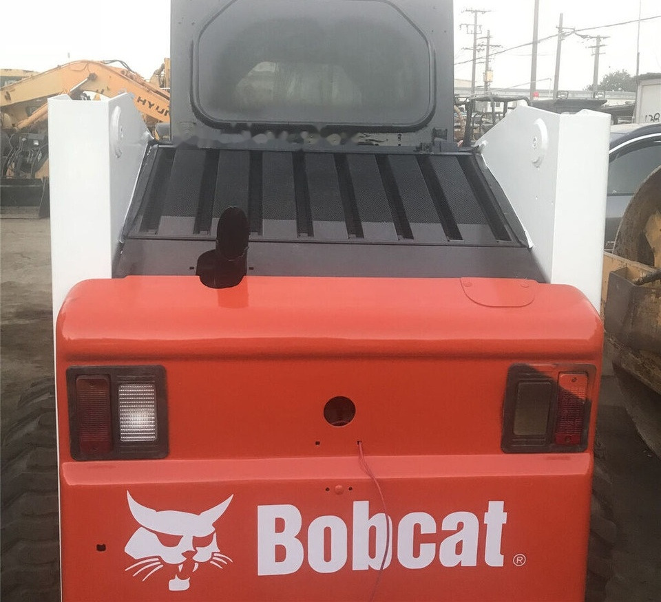 Bobcat S250 - Mini utovarivač: slika Bobcat S250 - Mini utovarivač Bobcat S250 - Mini utovarivač: slika Bobcat S250 - Mini utovarivač