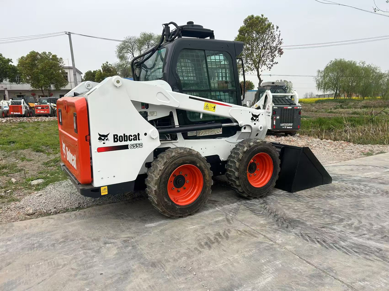 Bobcat S550 - Mini utovarivač: slika Bobcat S550 - Mini utovarivač Bobcat S550 - Mini utovarivač: slika Bobcat S550 - Mini utovarivač