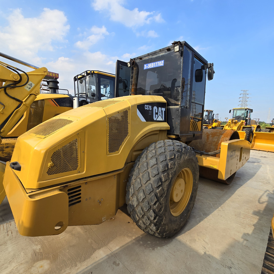 CATERPILLAR CS76 XT - Cestovni valjak: slika CATERPILLAR CS76 XT - Cestovni valjak CATERPILLAR CS76 XT - Cestovni valjak: slika CATERPILLAR CS76 XT - Cestovni valjak