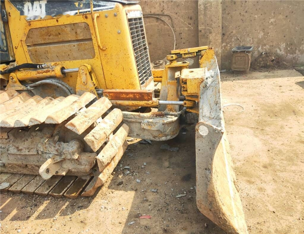Buldožer Caterpillar D3G: slika Buldožer Caterpillar D3G