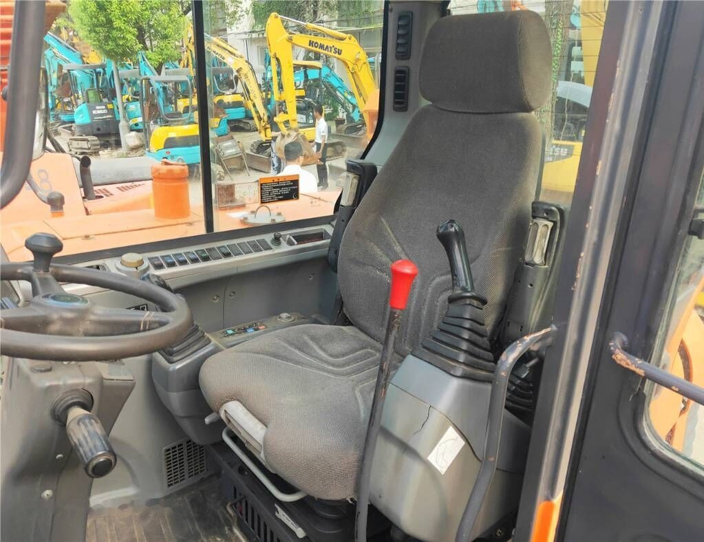 Doosan DX60 W - Bager na kotačima: slika Doosan DX60 W - Bager na kotačima Doosan DX60 W - Bager na kotačima: slika Doosan DX60 W - Bager na kotačima
