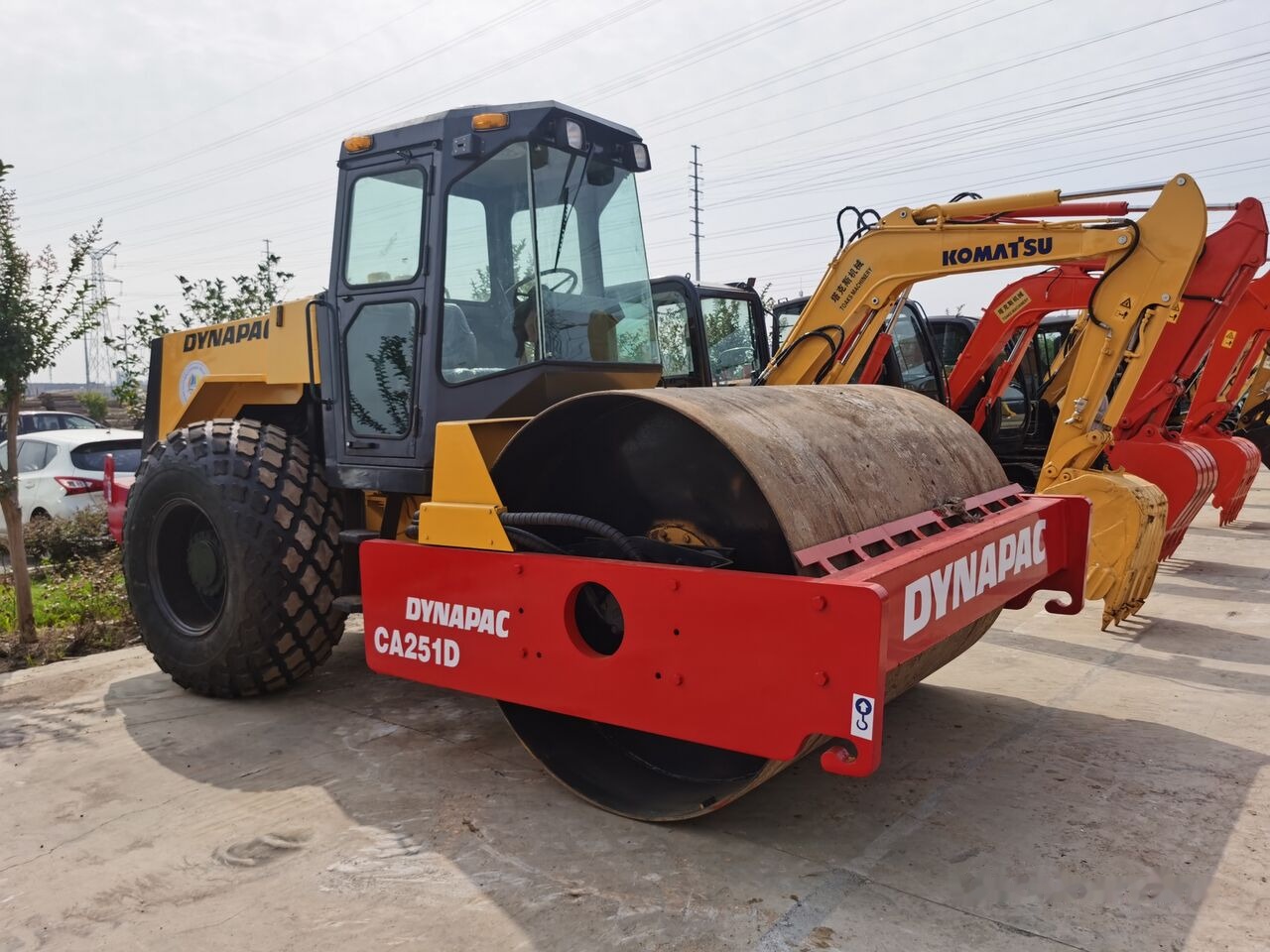 Dynapac CA251D - Cestovni valjak: slika Dynapac CA251D - Cestovni valjak Dynapac CA251D - Cestovni valjak: slika Dynapac CA251D - Cestovni valjak