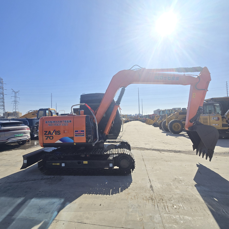 HITACHI ZX70 - Mini bager: slika HITACHI ZX70 - Mini bager HITACHI ZX70 - Mini bager: slika HITACHI ZX70 - Mini bager