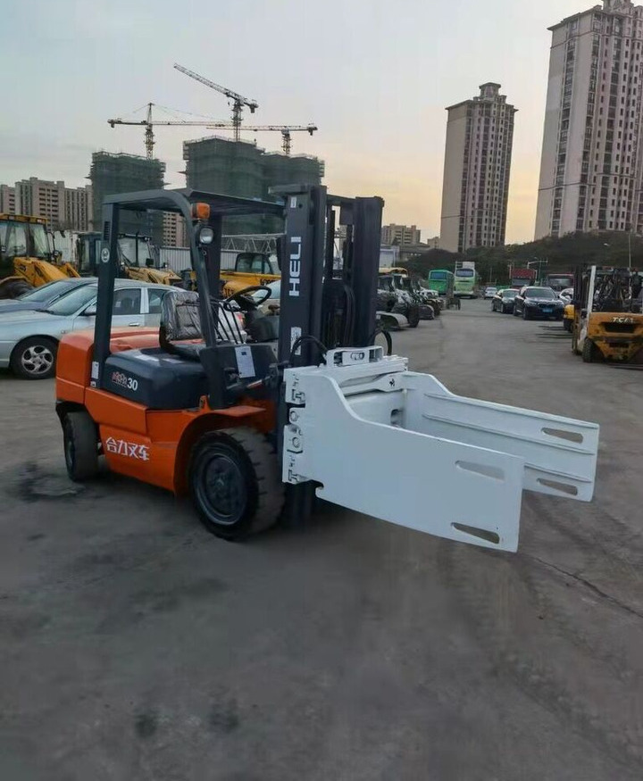 Heli H2000 3 Ton - Diesel viličar: slika Heli H2000 3 Ton - Diesel viličar Heli H2000 3 Ton - Diesel viličar: slika Heli H2000 3 Ton - Diesel viličar