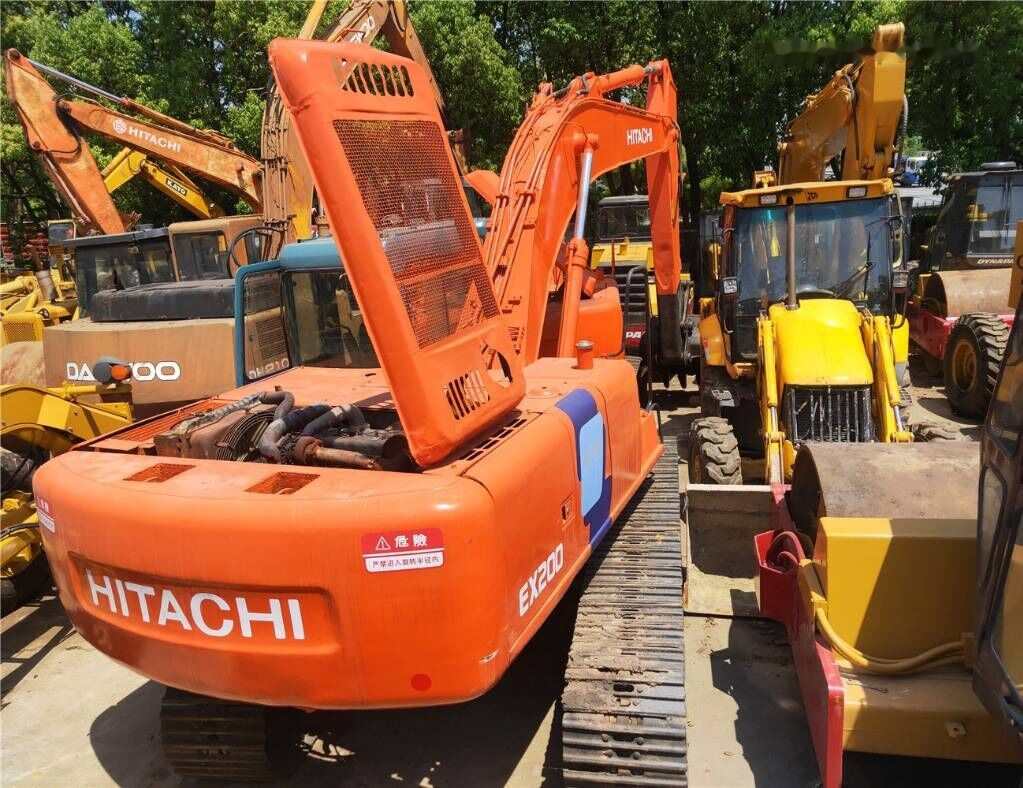 Hitachi EX 200 - Bager gusjeničar: slika Hitachi EX 200 - Bager gusjeničar Hitachi EX 200 - Bager gusjeničar: slika Hitachi EX 200 - Bager gusjeničar