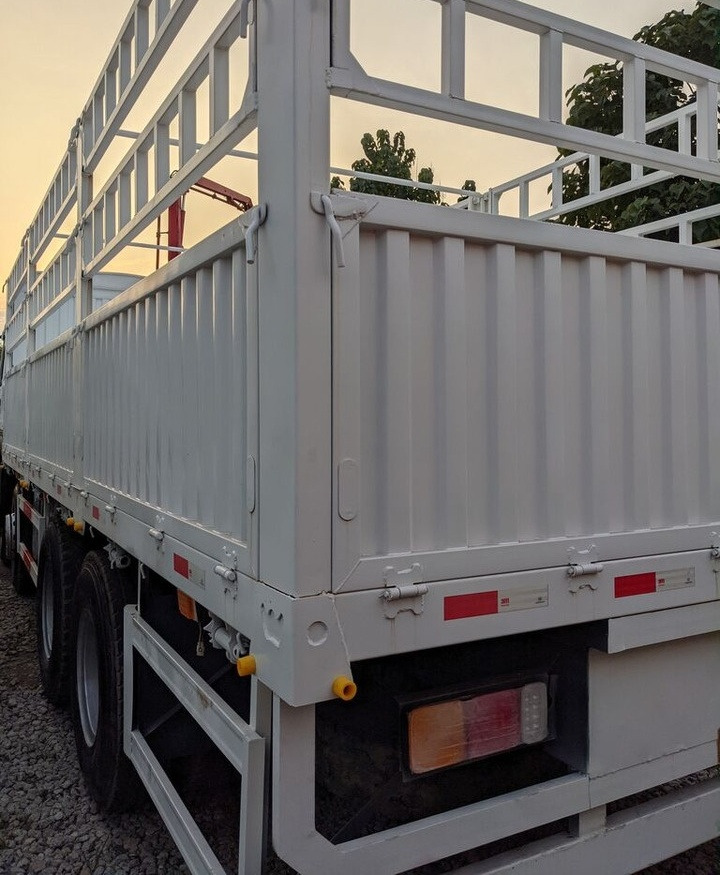 Howo 375 8x4 - Kamion s otvorenim sandukom: slika Howo 375 8x4 - Kamion s otvorenim sandukom Howo 375 8x4 - Kamion s otvorenim sandukom: slika Howo 375 8x4 - Kamion s otvorenim sandukom