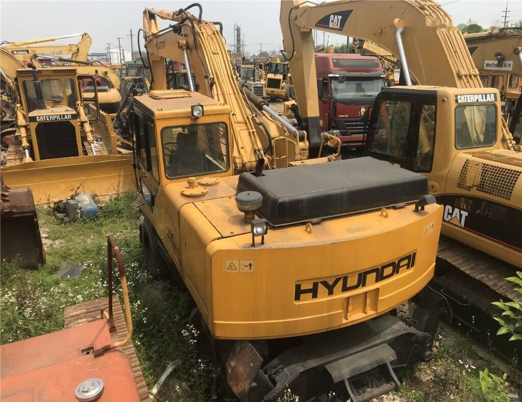 Hyundai 200-5 - Bager na kotačima: slika Hyundai 200-5 - Bager na kotačima Hyundai 200-5 - Bager na kotačima: slika Hyundai 200-5 - Bager na kotačima