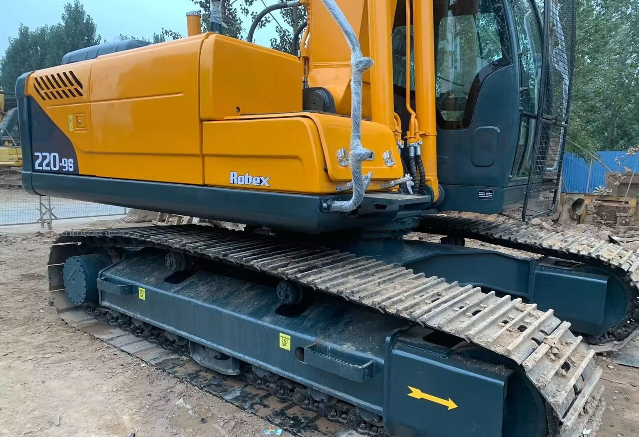 Hyundai R220-9S - Bager gusjeničar: slika Hyundai R220-9S - Bager gusjeničar Hyundai R220-9S - Bager gusjeničar: slika Hyundai R220-9S - Bager gusjeničar
