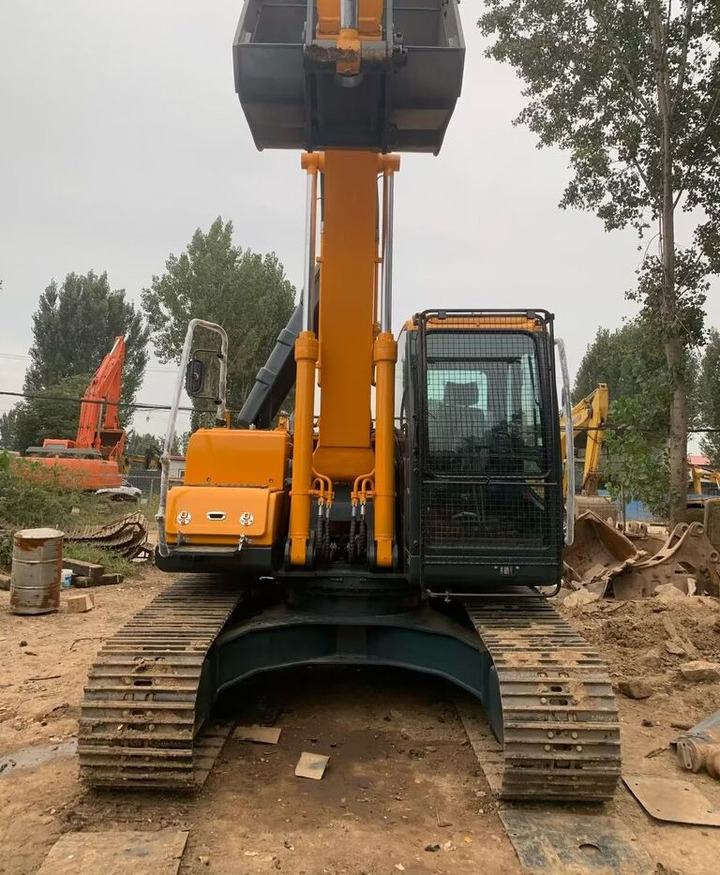 Hyundai R220-9S - Bager gusjeničar: slika Hyundai R220-9S - Bager gusjeničar Hyundai R220-9S - Bager gusjeničar: slika Hyundai R220-9S - Bager gusjeničar