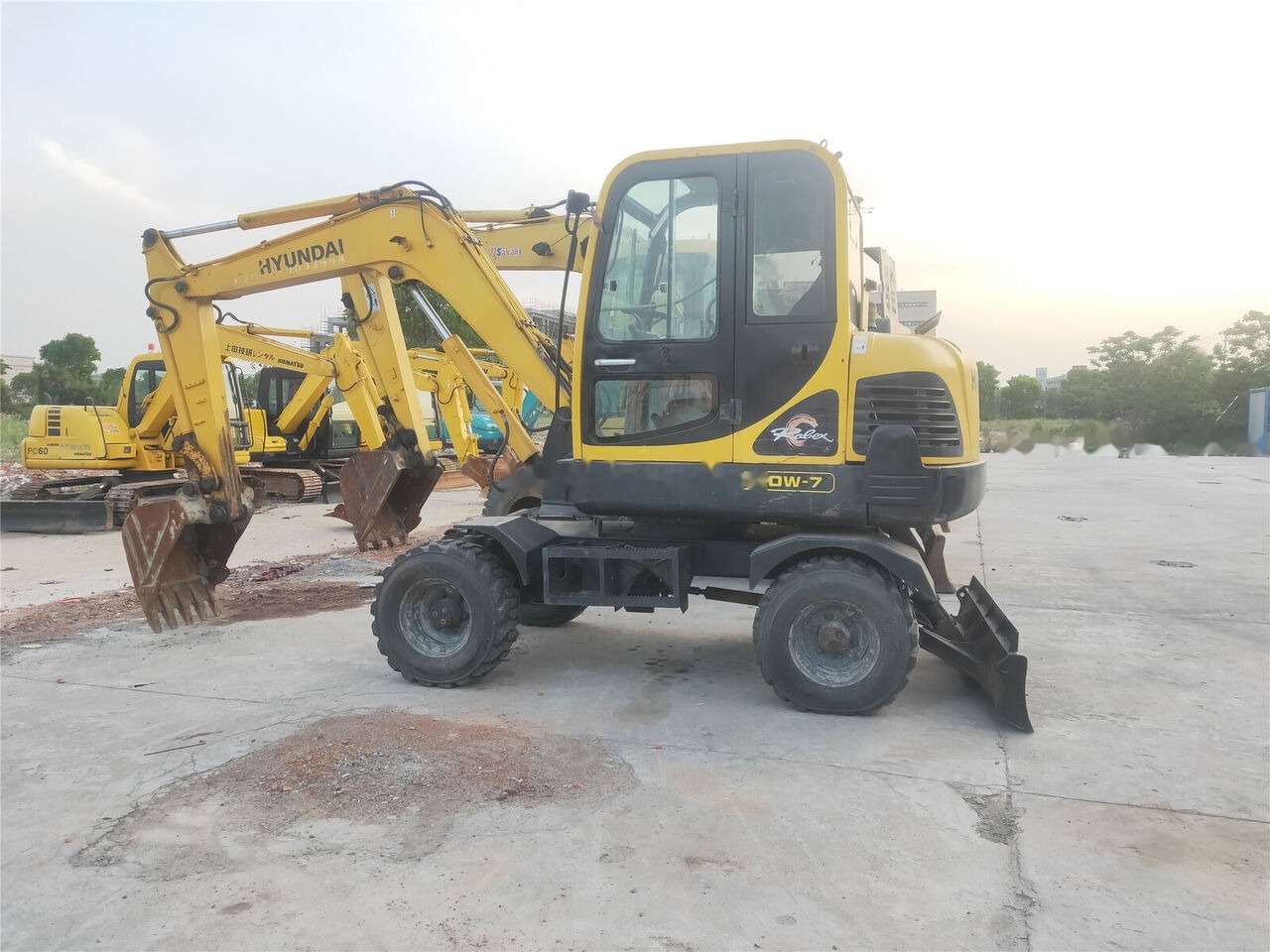 Hyundai R60W-7 - Bager na kotačima: slika Hyundai R60W-7 - Bager na kotačima Hyundai R60W-7 - Bager na kotačima: slika Hyundai R60W-7 - Bager na kotačima