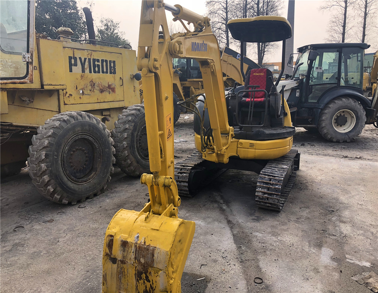 Komatsu PC30MR - Mini bager: slika Komatsu PC30MR - Mini bager Komatsu PC30MR - Mini bager: slika Komatsu PC30MR - Mini bager