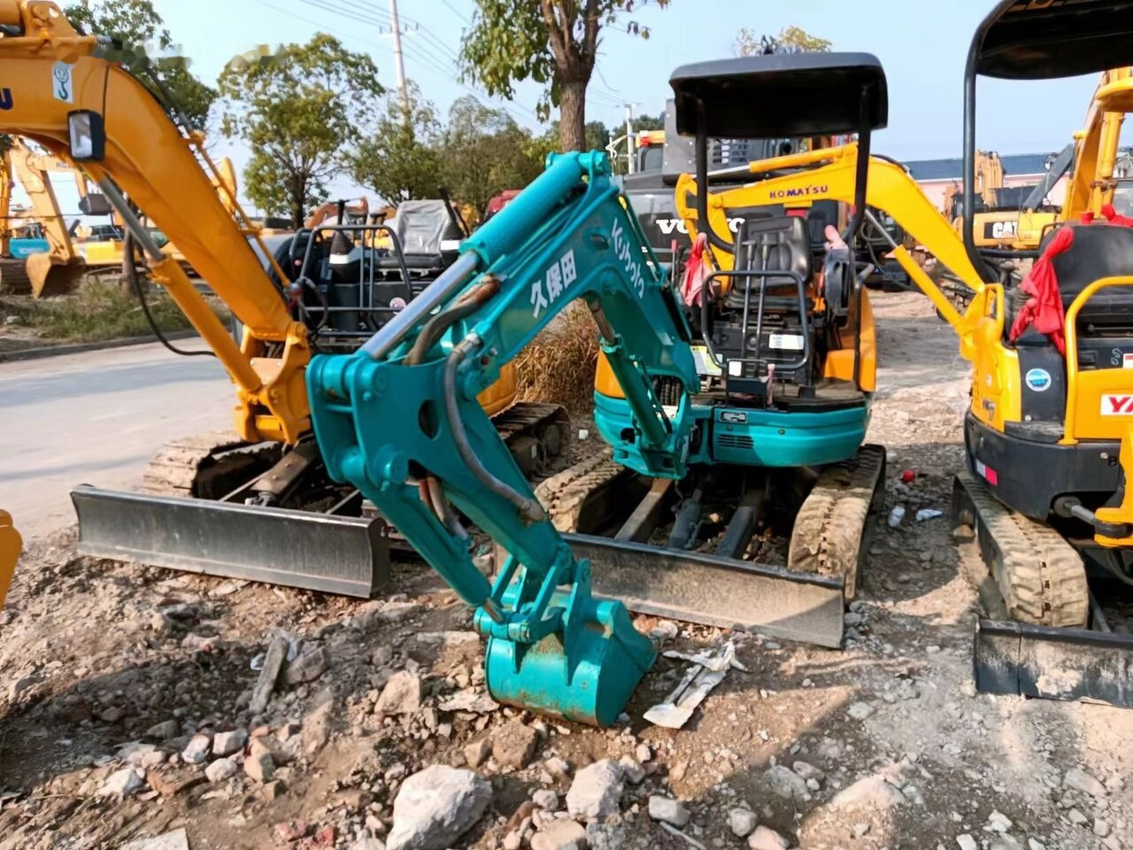 Kubota U20 - Mini bager: slika Kubota U20 - Mini bager Kubota U20 - Mini bager: slika Kubota U20 - Mini bager