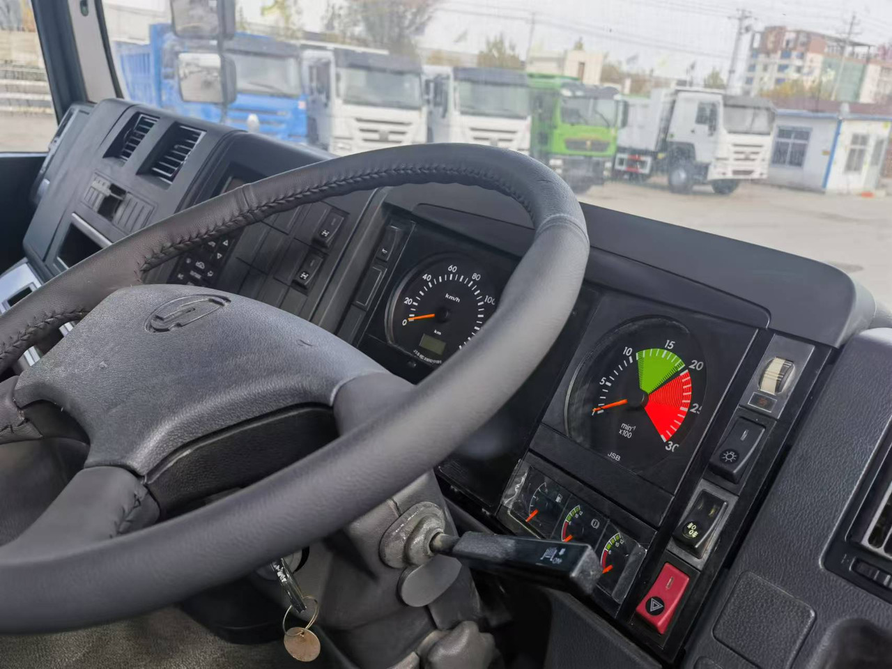 Shacman F3000 6*4 Sprinkler truck(Right rudder) - Namjenska/ Posebna vozila: slika Shacman F3000 6*4 Sprinkler truck(Right rudder) - Namjenska/ Posebna vozila Shacman F3000 6*4 Sprinkler truck(Right rudder) - Namjenska/ Posebna vozila: slika Shacman F3000 6*4 Sprinkler truck(Right rudder) - Namjenska/ Posebna vozila