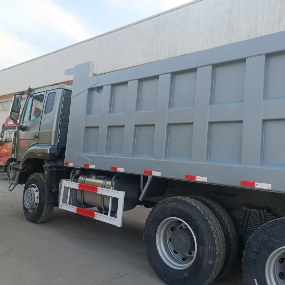 Sinotruk HOHAN 6*4 Dump truck - Kiper: slika Sinotruk HOHAN 6*4 Dump truck - Kiper Sinotruk HOHAN 6*4 Dump truck - Kiper: slika Sinotruk HOHAN 6*4 Dump truck - Kiper