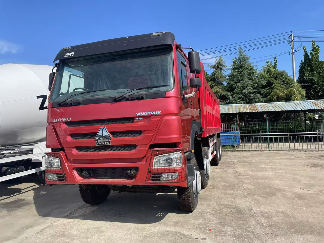 Sinotruk HOWO 371 8*4 Dump truck - Kiper: slika Sinotruk HOWO 371 8*4 Dump truck - Kiper Sinotruk HOWO 371 8*4 Dump truck - Kiper: slika Sinotruk HOWO 371 8*4 Dump truck - Kiper