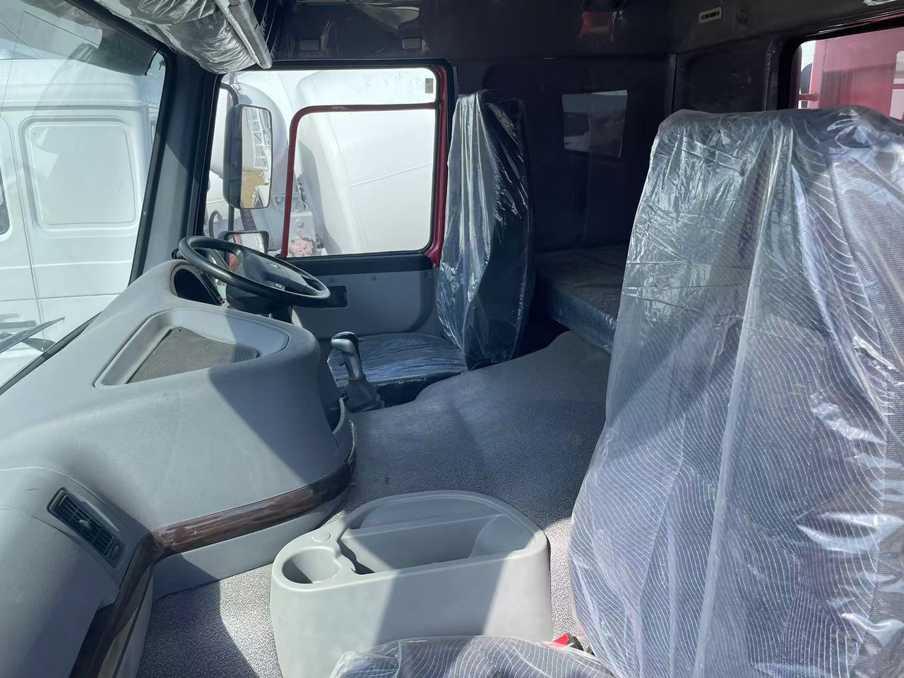 Sinotruk HOWO 371 8*4 Dump truck - Kiper: slika Sinotruk HOWO 371 8*4 Dump truck - Kiper Sinotruk HOWO 371 8*4 Dump truck - Kiper: slika Sinotruk HOWO 371 8*4 Dump truck - Kiper