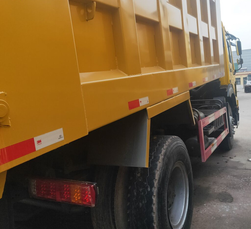 Sinotruk HOWO 4*2 Dump truck - Kiper: slika Sinotruk HOWO 4*2 Dump truck - Kiper Sinotruk HOWO 4*2 Dump truck - Kiper: slika Sinotruk HOWO 4*2 Dump truck - Kiper