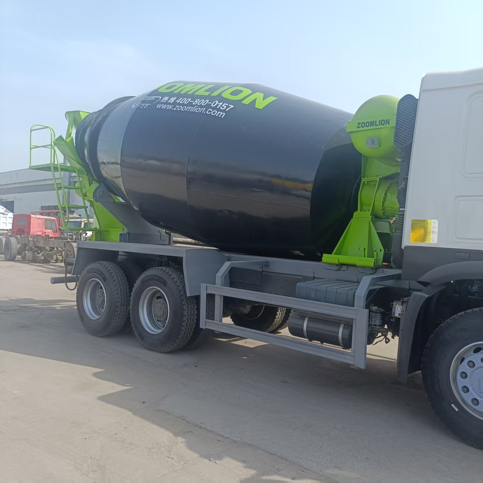 Automješalica Sinotruk HOWO 6*4 Concrete mixer truck: slika Automješalica Sinotruk HOWO 6*4 Concrete mixer truck