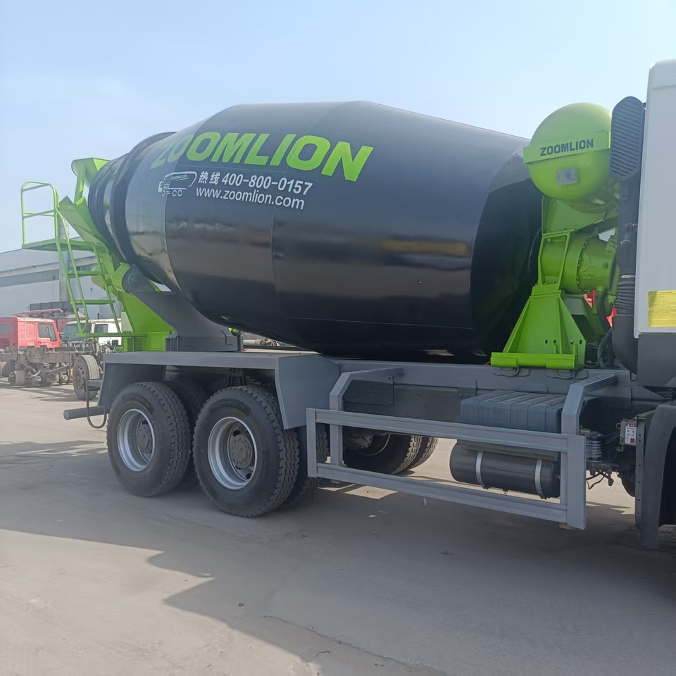 Automješalica Sinotruk HOWO 6*4 Concrete mixer truck: slika Automješalica Sinotruk HOWO 6*4 Concrete mixer truck