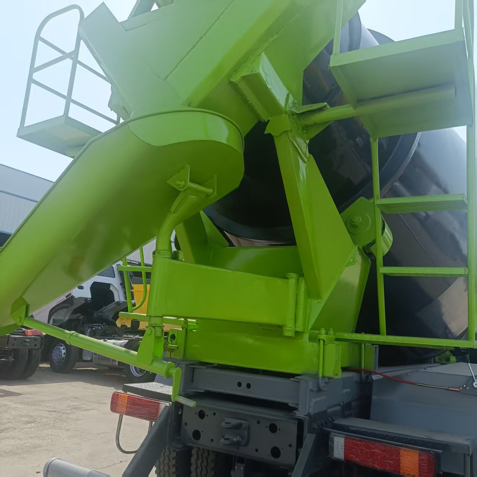 Automješalica Sinotruk HOWO 6*4 Concrete mixer truck: slika Automješalica Sinotruk HOWO 6*4 Concrete mixer truck